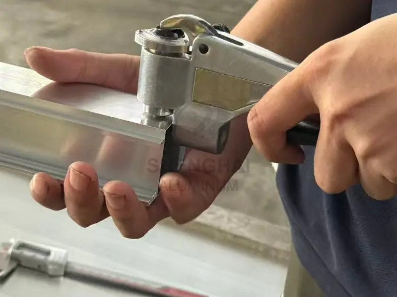 Aluminum profile quality inspection